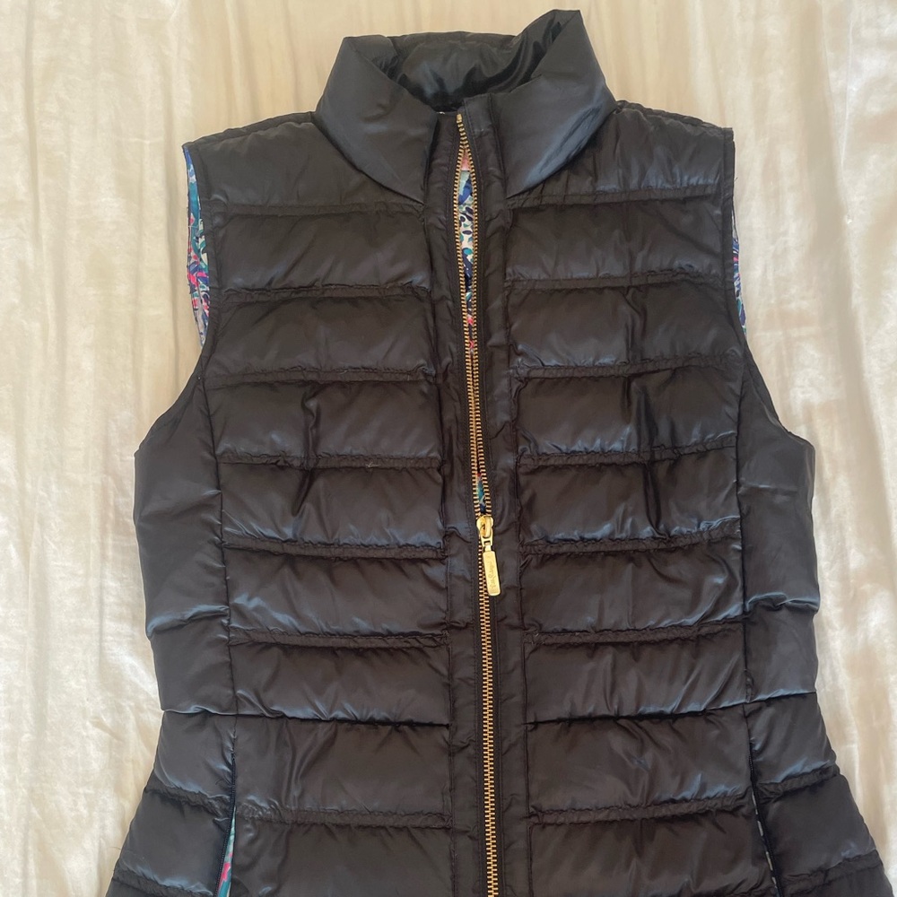 Lilly Pulitzer Elena Puffer Vest in Onyx